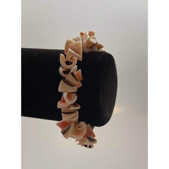 Bracelet Sea Shells Pink Boho Silver Tone Barrel Clasp 8” - Picture 6 of 9